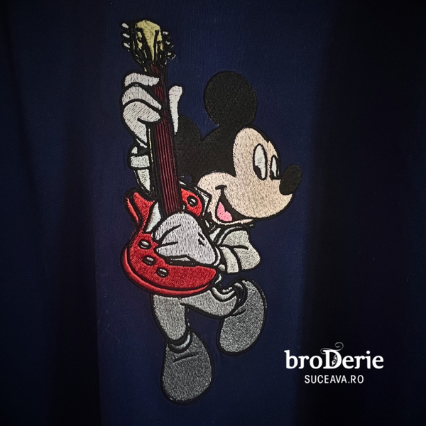 Mickey Mouse la chitara broderie tricou