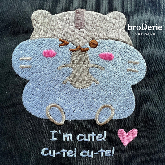 Pisica brodata cu mesaj: I'm cute! Cu-te! cu-te!