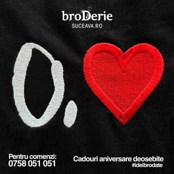 Tricou polo personalizat cu initiale