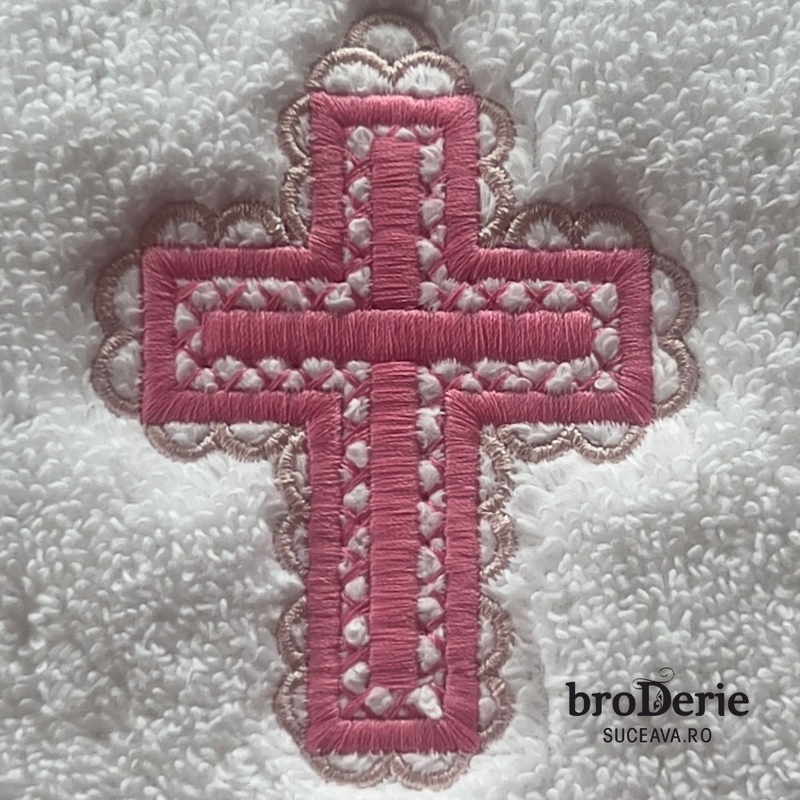 Cruce brodata pe prosop