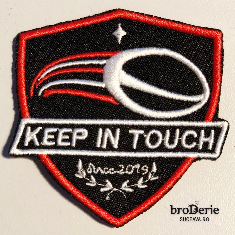 Emblema brodata Keep in touch doar una