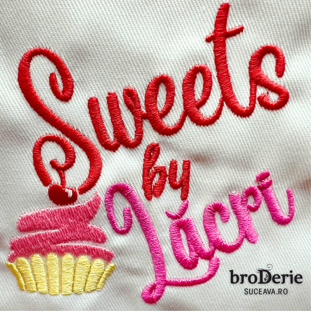 Logo brodat pe sort Sweets by Lacri