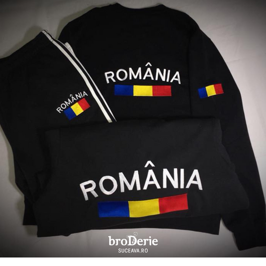 Hanorac si pantalon brodat cu ROMANIA si steagul Romaniei