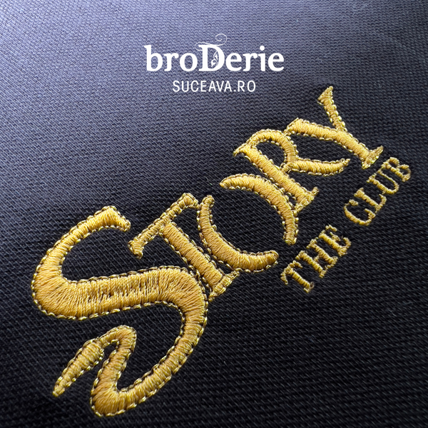 Logo brodat Story The Club